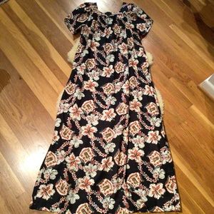 Vintage Hilo Hattie floral Hawaiian mumu maxi dress